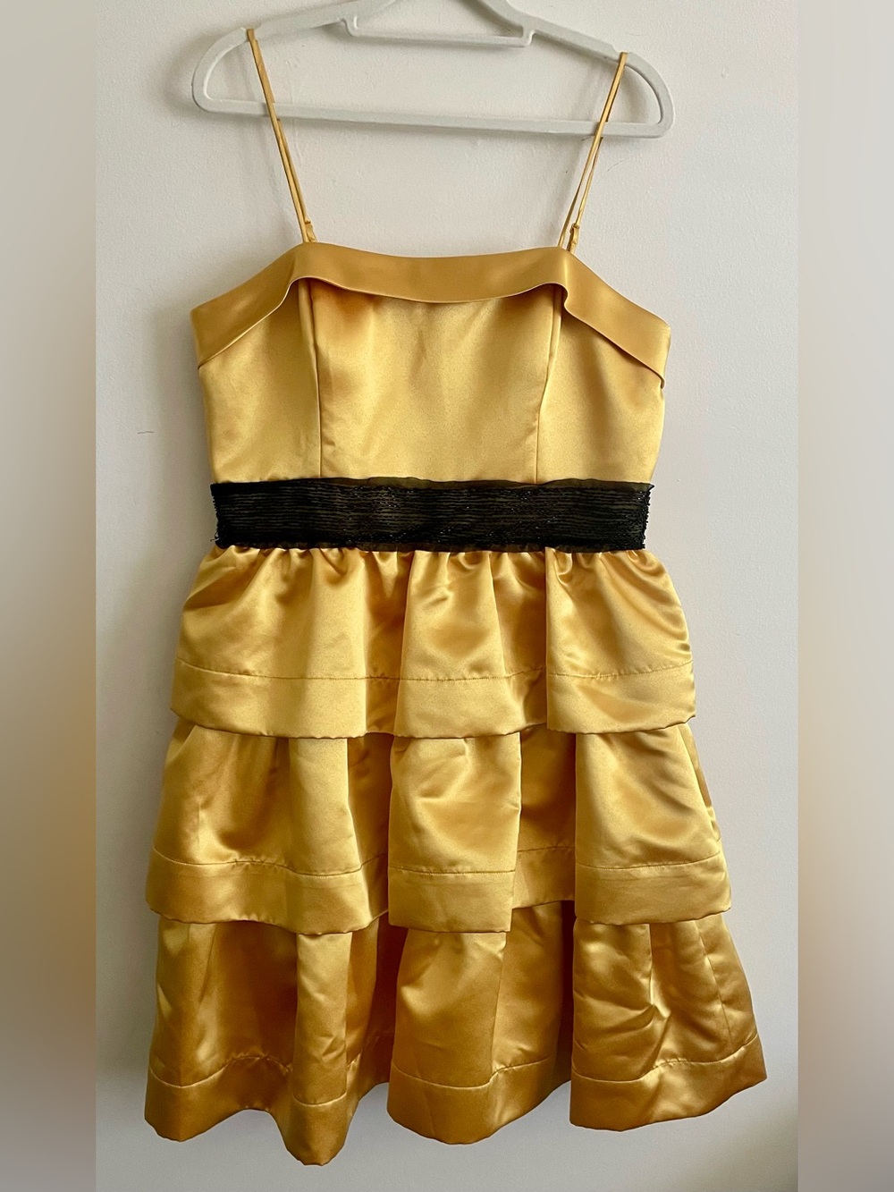 🛎️ NWOT Vintage BCBG Gold Satin Tiered Dress with Black Beaded Waistband 🛎️